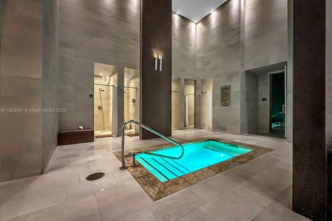 Copropriété à vendre à Hallandale Beach, Floride: 2 chambres, 145.95 m2 № 1954765 - photo 16