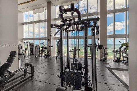 Copropriété à vendre à Hallandale Beach, Floride: 2 chambres, 145.95 m2 № 1954765 - photo 11