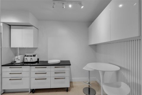 Copropriété à vendre à Hallandale Beach, Floride: 2 chambres, 145.95 m2 № 1954765 - photo 26