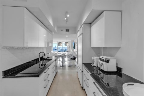 Copropriété à vendre à Hallandale Beach, Floride: 2 chambres, 145.95 m2 № 1954765 - photo 25