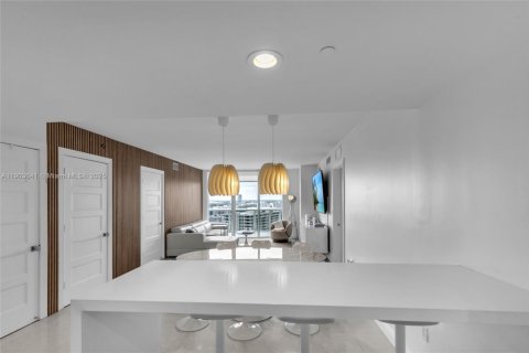 Copropriété à vendre à Hallandale Beach, Floride: 2 chambres, 145.95 m2 № 1954765 - photo 27