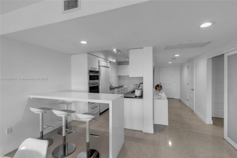 Copropriété à vendre à Hallandale Beach, Floride: 2 chambres, 145.95 m2 № 1954765 - photo 28