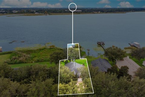 Villa ou maison à Tavares, Floride 3 chambres, 149.85 m2 № 2377495