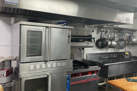 Immobilier commercial à vendre à Coral Gables, Floride № 1986895 - photo 6