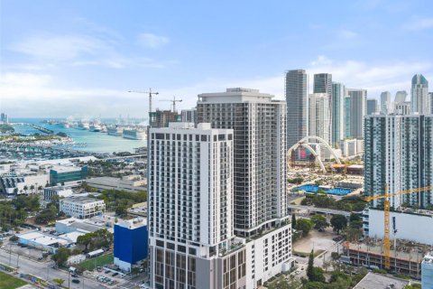Apartamento en alquiler en Miami, Florida, 1 dormitorio, 60.67 m2 № 1937501 - foto 1