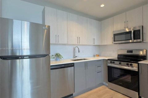 Apartamento en alquiler en Miami, Florida, 1 dormitorio, 60.67 m2 № 1937501 - foto 5