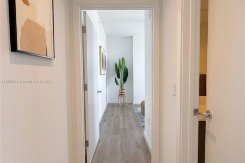 Apartamento en alquiler en Miami, Florida, 1 dormitorio, 60.67 m2 № 1937501 - foto 8