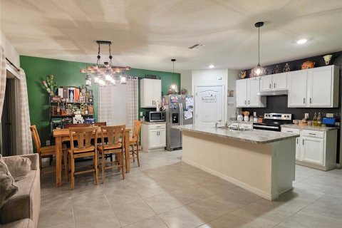 House in Davenport, Florida 4 bedrooms, 148.83 sq.m. № 1902793 - photo 5