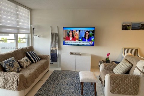 Купить кондоминиум в Холливуд, Флорида 2 спальни, 111.2м2, № 1980125 - фото 15
