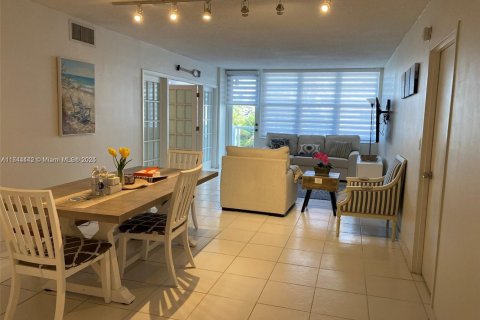 Купить кондоминиум в Холливуд, Флорида 2 спальни, 111.2м2, № 1980125 - фото 17