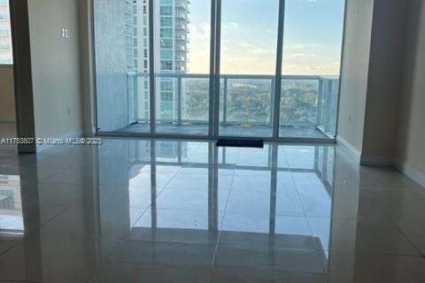 Condominio en venta en Miami, Florida, 2 dormitorios, 88.07 m2 № 1706811 - foto 4