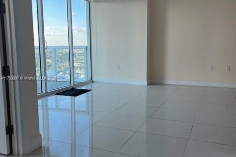 Condominio en venta en Miami, Florida, 2 dormitorios, 88.07 m2 № 1706811 - foto 11