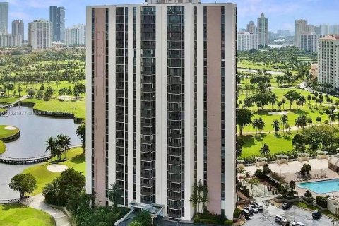Condominio en venta en Aventura, Florida, 1 dormitorio, 84.82 m2 № 1753354 - foto 2