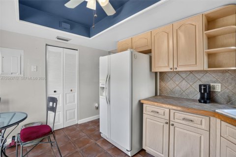 Купить кондоминиум в Майами, Флорида 3 спальни, 99.41м2, № 2270819 - фото 28