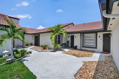 Купить кондоминиум в Майами, Флорида 3 спальни, 99.41м2, № 2270819 - фото 6
