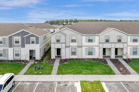 Townhouse in Davenport, Florida 5 bedrooms, 212.1 sq.m. № 1514597 - photo 2