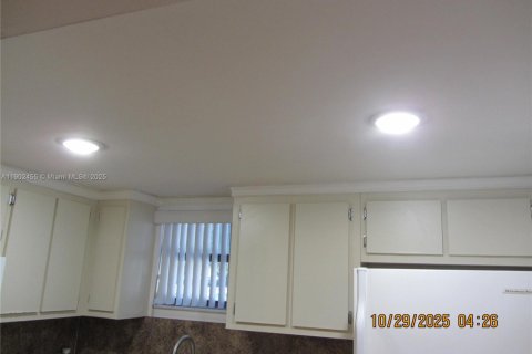 Condominio en alquiler en Doral, Florida, 1 dormitorio, 65.96 m2 № 1953865 - foto 17