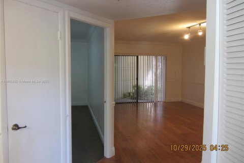 Condominio en alquiler en Doral, Florida, 1 dormitorio, 65.96 m2 № 1953865 - foto 14