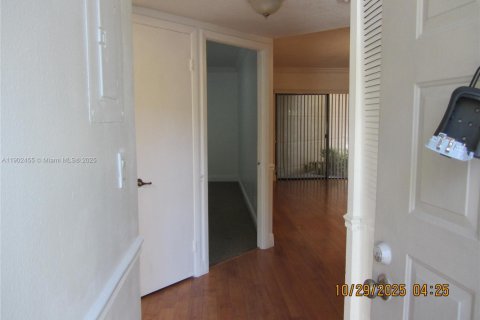 Condominio en alquiler en Doral, Florida, 1 dormitorio, 65.96 m2 № 1953865 - foto 13