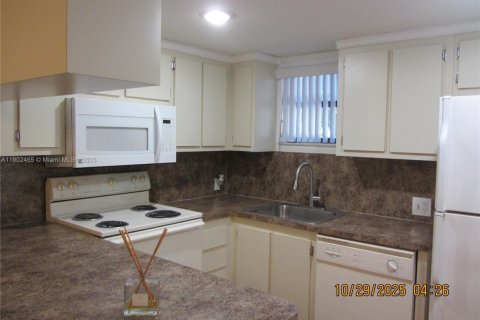 Condominio en alquiler en Doral, Florida, 1 dormitorio, 65.96 m2 № 1953865 - foto 16