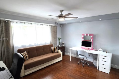 Adosado en venta en Sunrise, Florida, 2 dormitorios, 132.66 m2 № 1925814 - foto 12