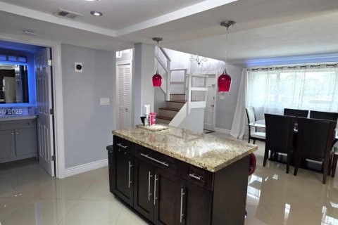 Adosado en venta en Sunrise, Florida, 2 dormitorios, 132.66 m2 № 1925814 - foto 4