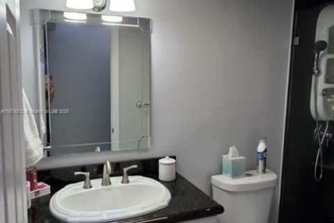 Adosado en venta en Sunrise, Florida, 2 dormitorios, 132.66 m2 № 1925814 - foto 16