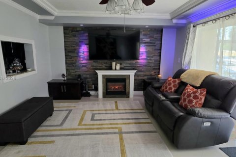 Adosado en venta en Sunrise, Florida, 2 dormitorios, 132.66 m2 № 1925814 - foto 5