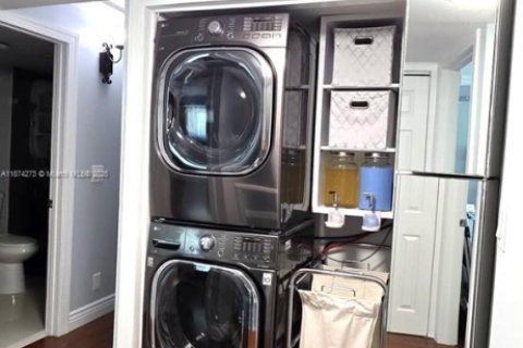 Adosado en venta en Sunrise, Florida, 2 dormitorios, 132.66 m2 № 1925814 - foto 21