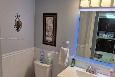 Adosado en venta en Sunrise, Florida, 2 dormitorios, 132.66 m2 № 1925814 - foto 17