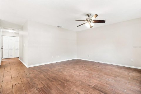 House in Saint Petersburg, Florida 3 bedrooms, 111.48 sq.m. № 2345332 - photo 19