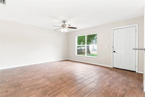 House in Saint Petersburg, Florida 3 bedrooms, 111.48 sq.m. № 2345332 - photo 20