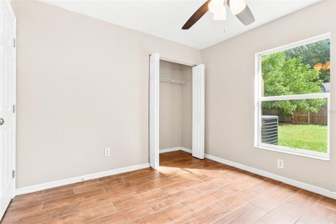 House in Saint Petersburg, Florida 3 bedrooms, 111.48 sq.m. № 2345332 - photo 18