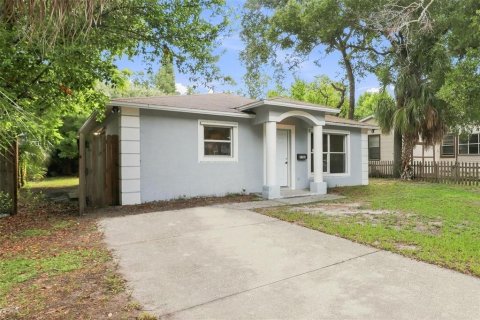 House in Saint Petersburg, Florida 3 bedrooms, 111.48 sq.m. № 2345332 - photo 2