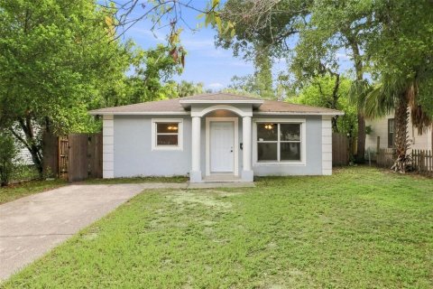 House in Saint Petersburg, Florida 3 bedrooms, 111.48 sq.m. № 2345332