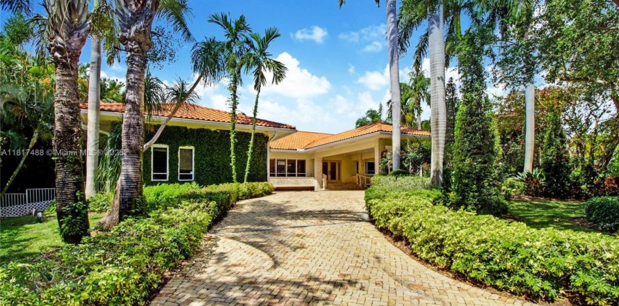 Villa ou maison à Coral Gables, Floride 5 chambres, 357.58 m2 № 1807792