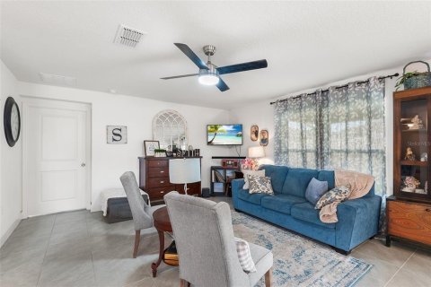 Casa en venta en Winter Haven, Florida, 4 dormitorios, 157.56 m2 № 1908659 - foto 15