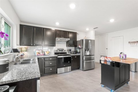Casa en venta en Winter Haven, Florida, 4 dormitorios, 157.56 m2 № 1908659 - foto 6