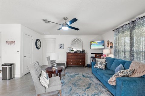Casa en venta en Winter Haven, Florida, 4 dormitorios, 157.56 m2 № 1908659 - foto 9