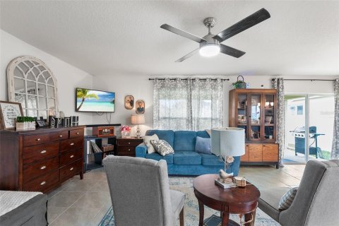 Casa en venta en Winter Haven, Florida, 4 dormitorios, 157.56 m2 № 1908659 - foto 12