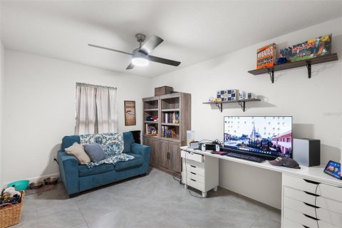 Casa en venta en Winter Haven, Florida, 4 dormitorios, 157.56 m2 № 1908659 - foto 23