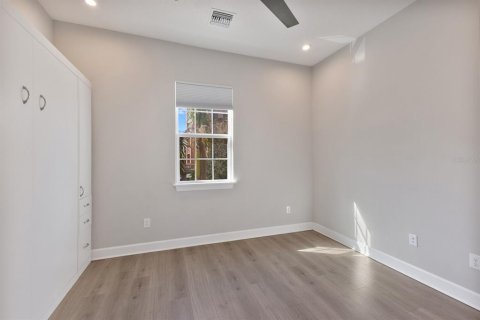 Touwnhouse à vendre à Sarasota, Floride: 4 chambres, 162.11 m2 № 1565369 - photo 15