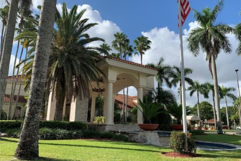 Купить таунхаус в Дорал, Флорида 2 спальни, 133.69м2, № 1946884 - фото 11