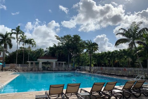Купить таунхаус в Дорал, Флорида 2 спальни, 133.69м2, № 1946884 - фото 13