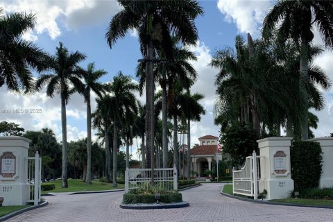 Купить таунхаус в Дорал, Флорида 2 спальни, 133.69м2, № 1946884 - фото 10