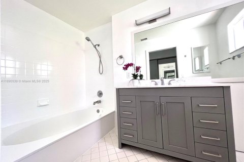 Купить таунхаус в Дорал, Флорида 2 спальни, 133.69м2, № 1946884 - фото 6