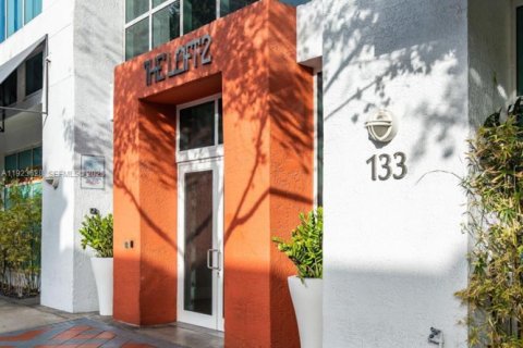 Купить кондоминиум в Майами, Флорида 1 спальня, 57.6м2, № 1985743 - фото 4