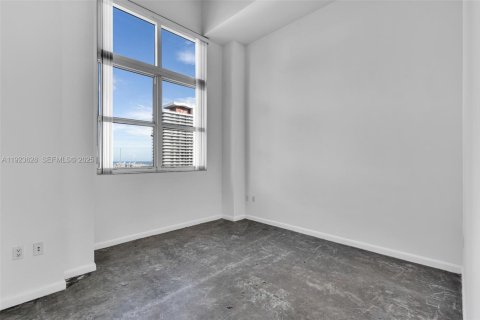 Купить кондоминиум в Майами, Флорида 1 спальня, 57.6м2, № 1985743 - фото 13