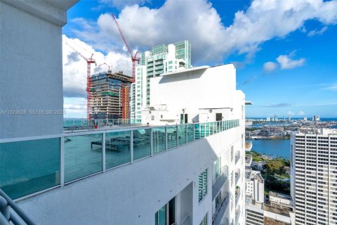 Купить кондоминиум в Майами, Флорида 1 спальня, 57.6м2, № 1985743 - фото 25