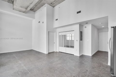 Купить кондоминиум в Майами, Флорида 1 спальня, 57.6м2, № 1985743 - фото 10